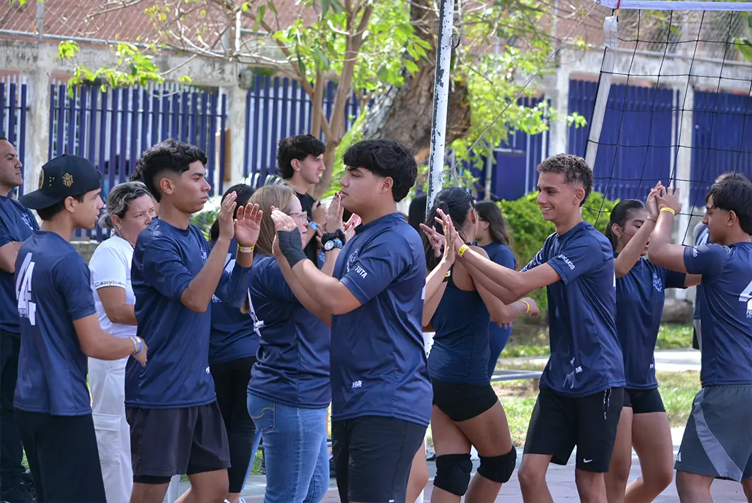 Acción de voleibol - remate espectacular