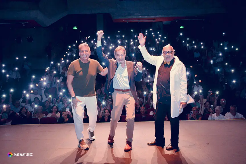 Elenco de la comedia ¡Mi Mejor Amigo! con Jean Carlo Simancas, Daniel Sarcos y Claudio Nazoa en escena