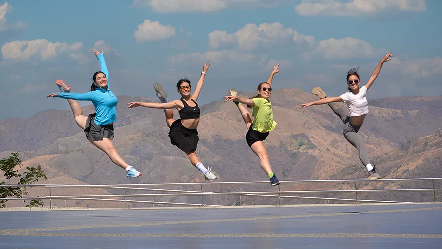 Danza en el Monumento a la Bandera Aragua