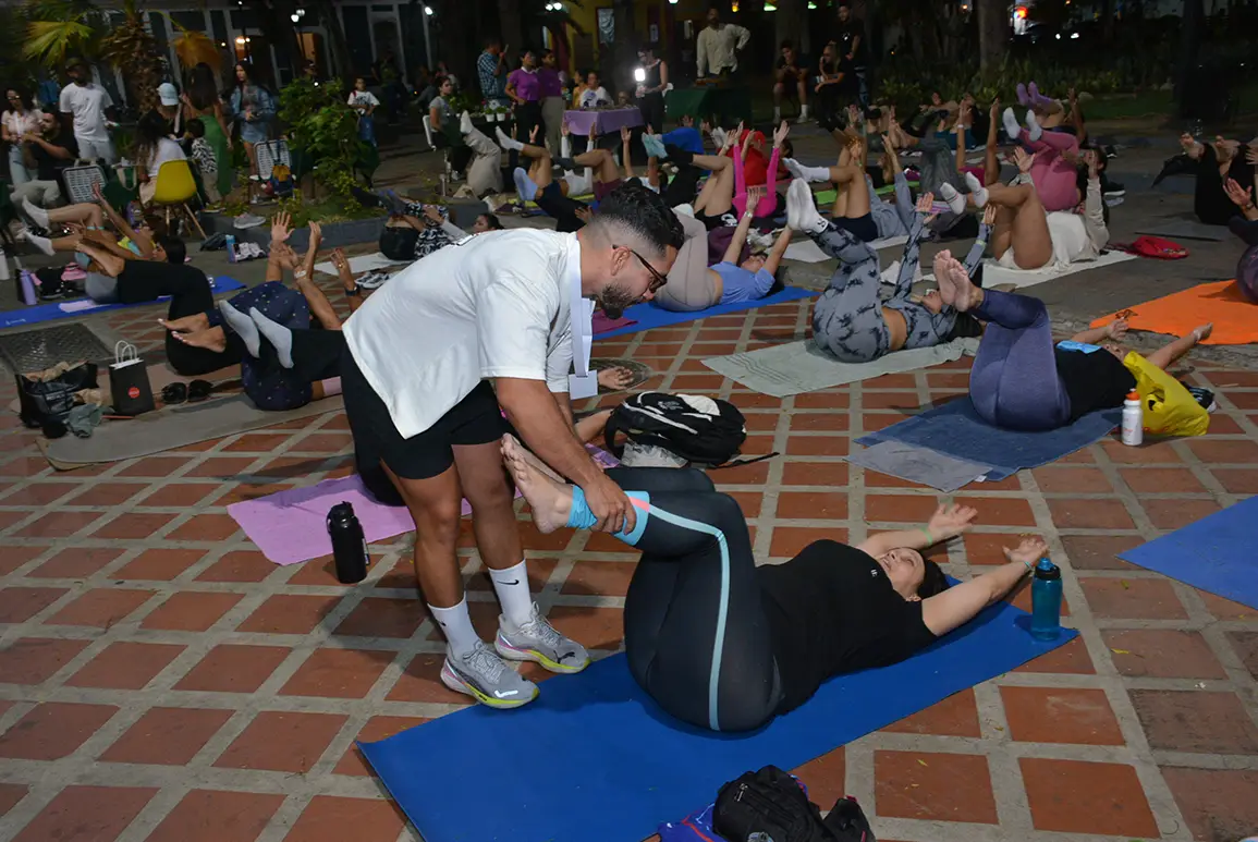 Momento del evento de Yoga y Pilates